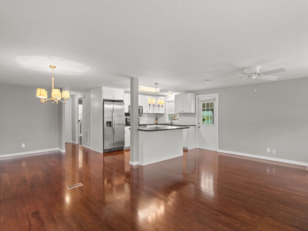 Pinelake Village - Residential