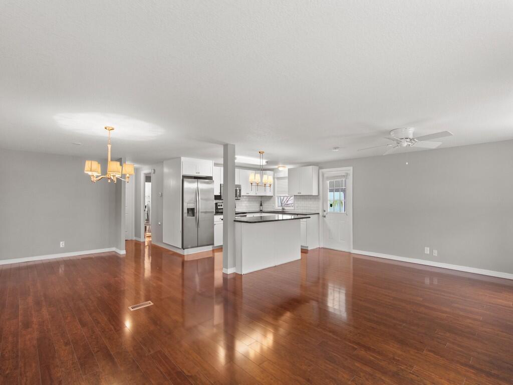 Pinelake Village - Residential