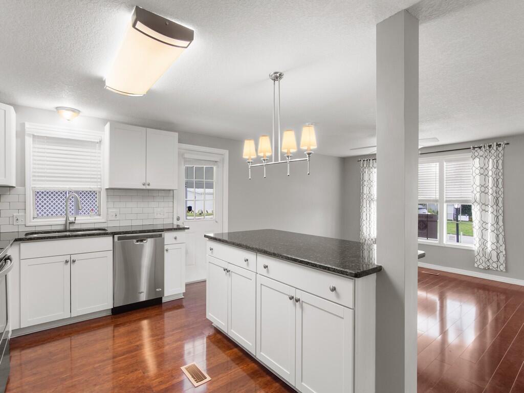 Pinelake Village - Residential