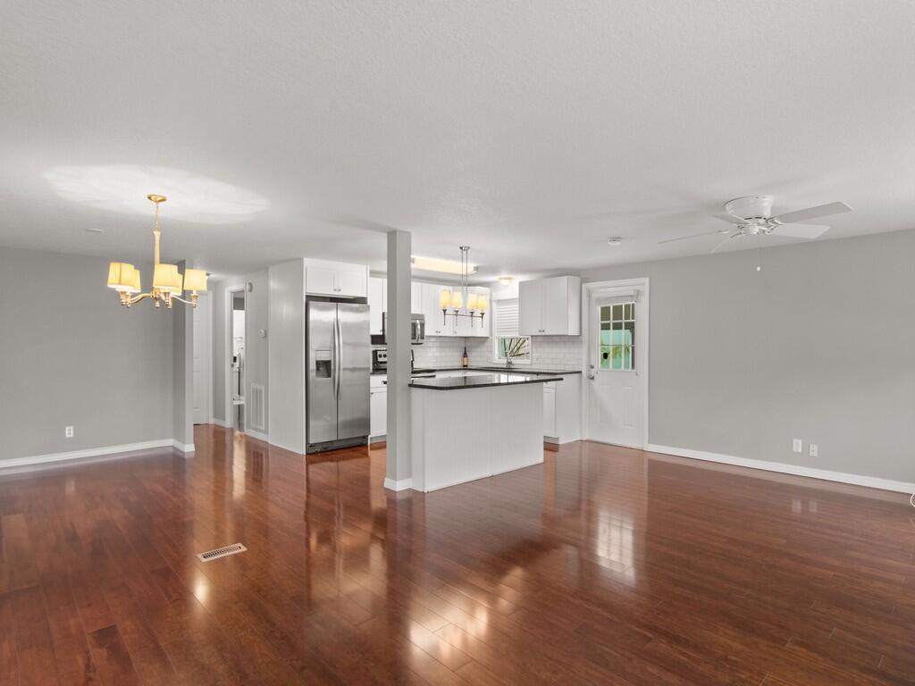 Pinelake Village - Residential