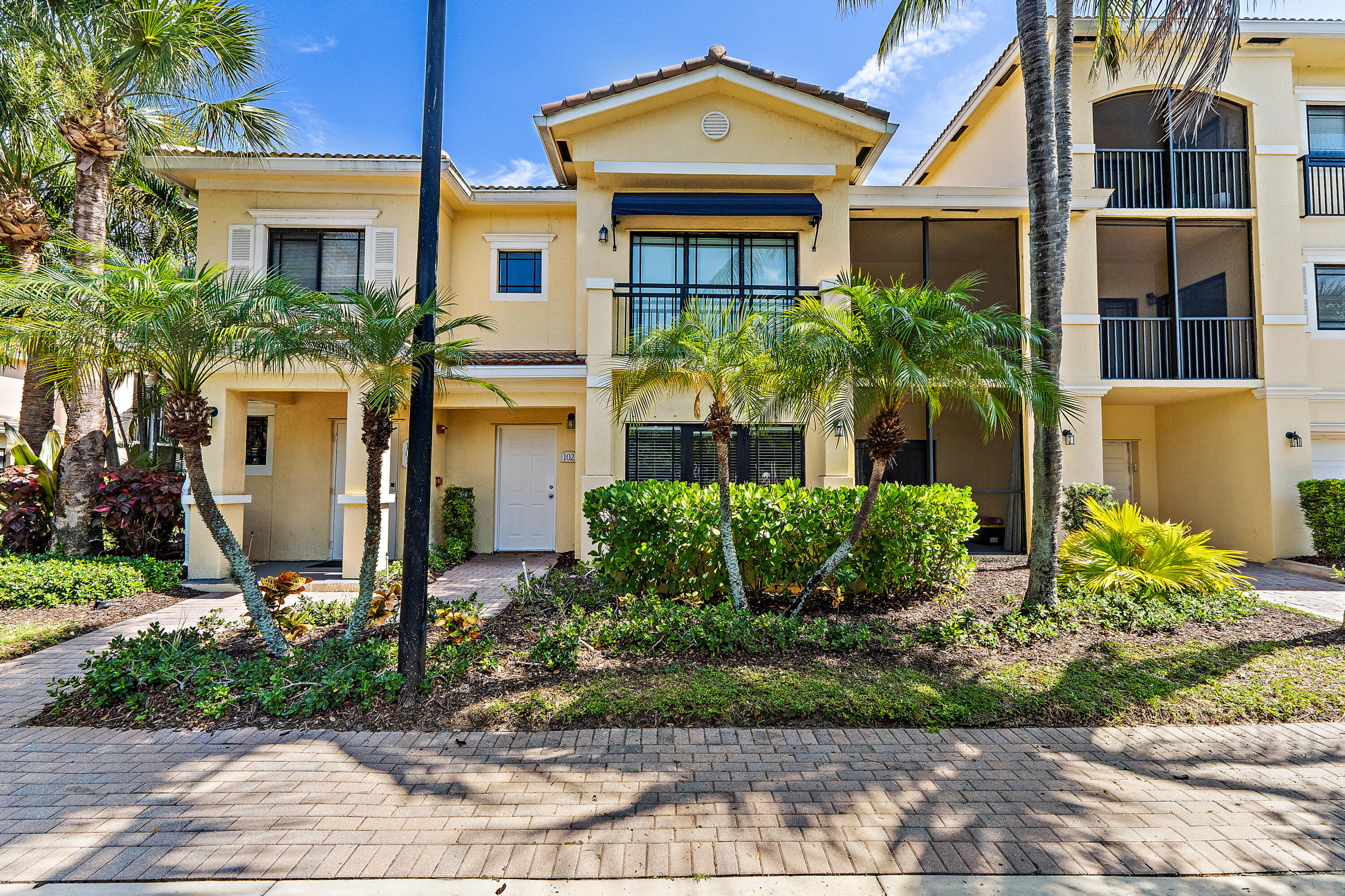 2915 Tuscany Court 102