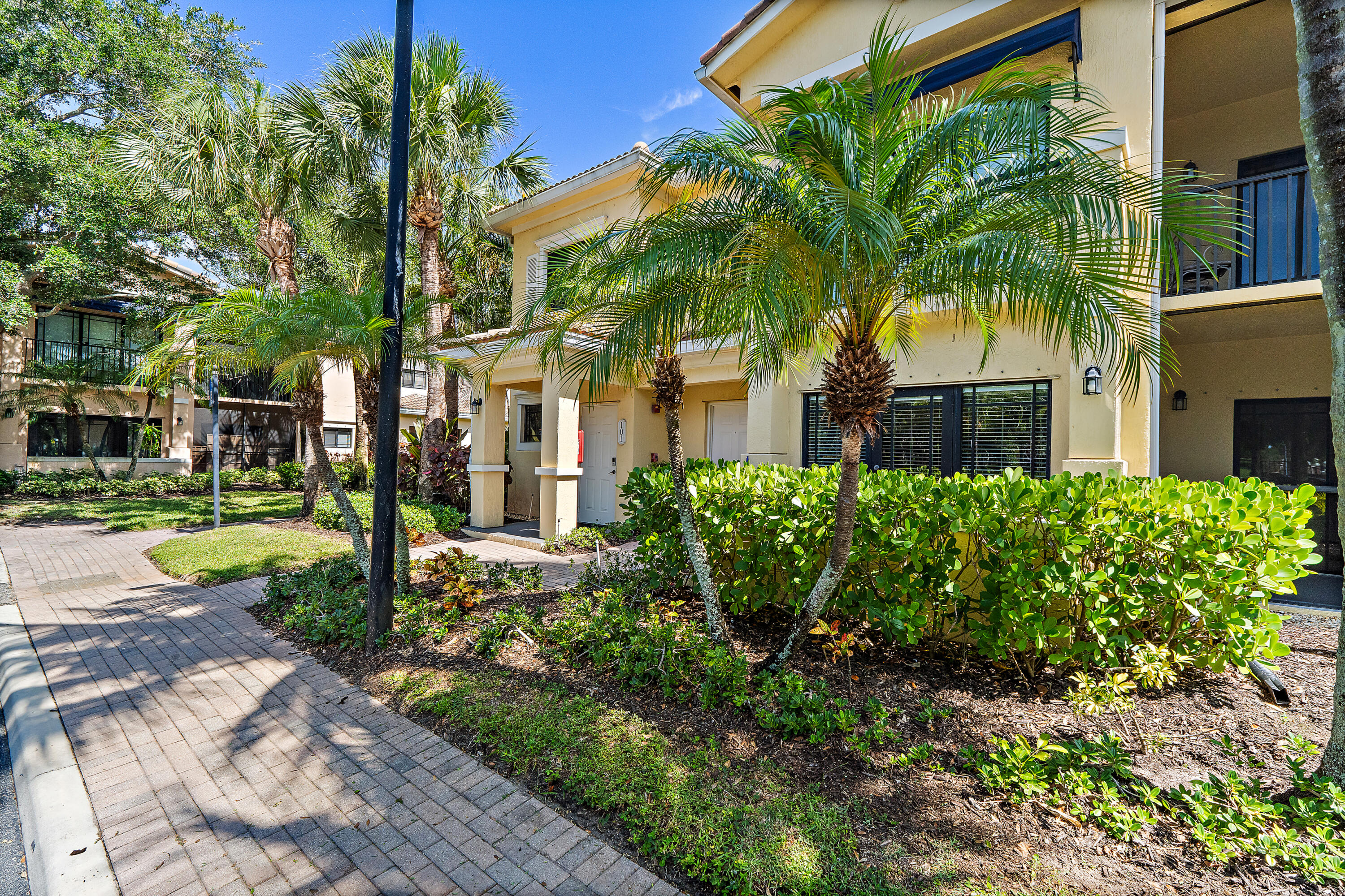 2915 Tuscany Court 102