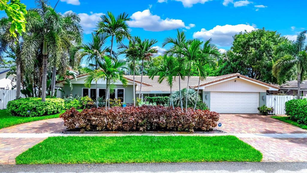 Photo of 5930 NE 15th Ave, Fort Lauderdale, FL 33334 (MLS # F10528888)