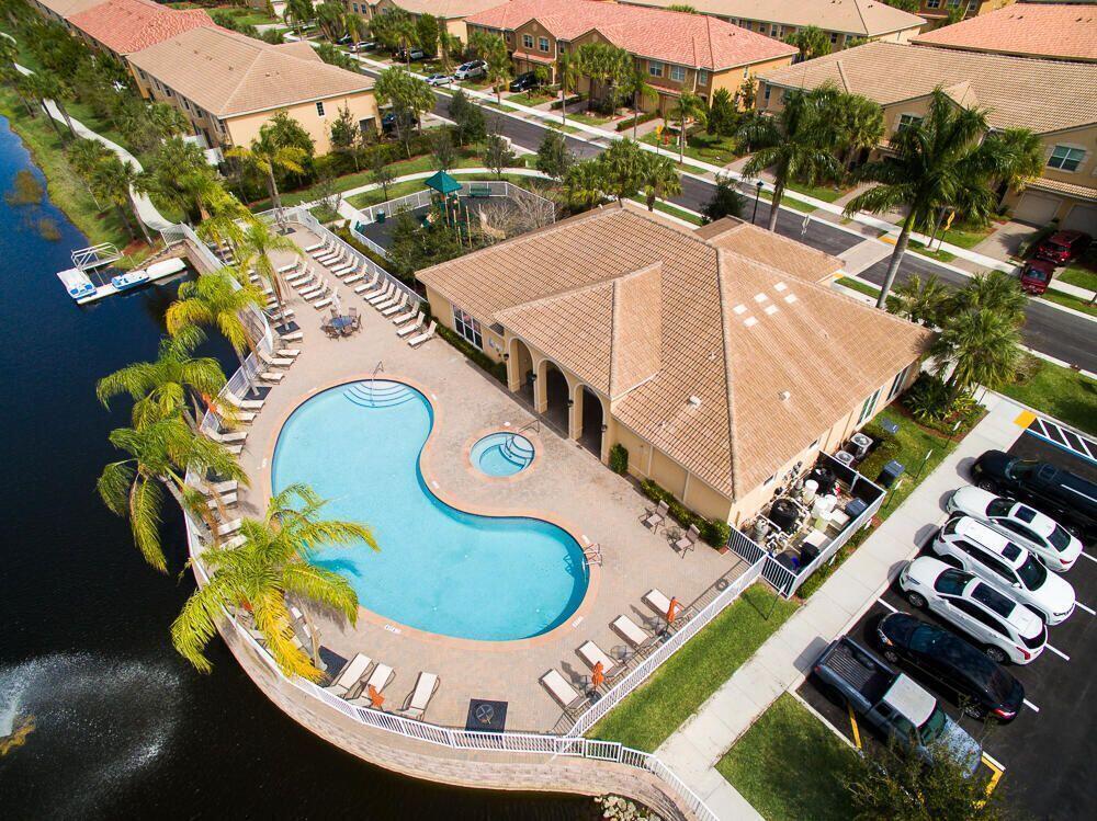 Colony Reserve at Lake Wo - Residential Lease