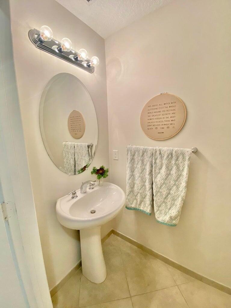 Colony Reserve at Lake Wo - Residential Lease