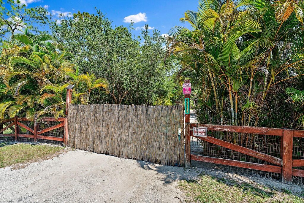 Photo of 13145 150th Court N, Jupiter, FL 33478 (MLS # R10986855)