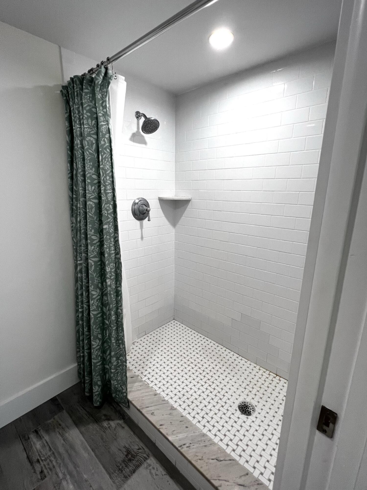 OCEAN TRAIL CONDO III - Residential Lease