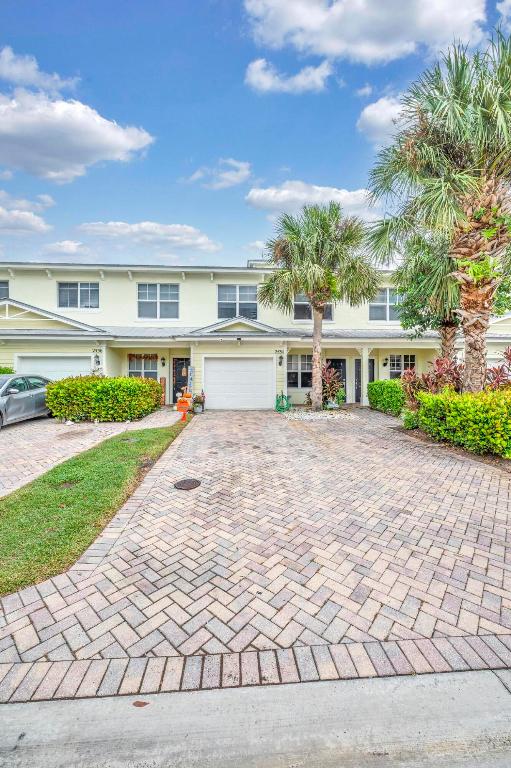 RIVER OAKS - Residential