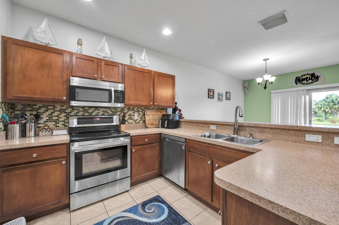 RIVER OAKS - Residential