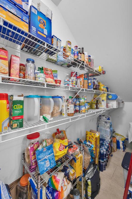 RIVER OAKS - Residential