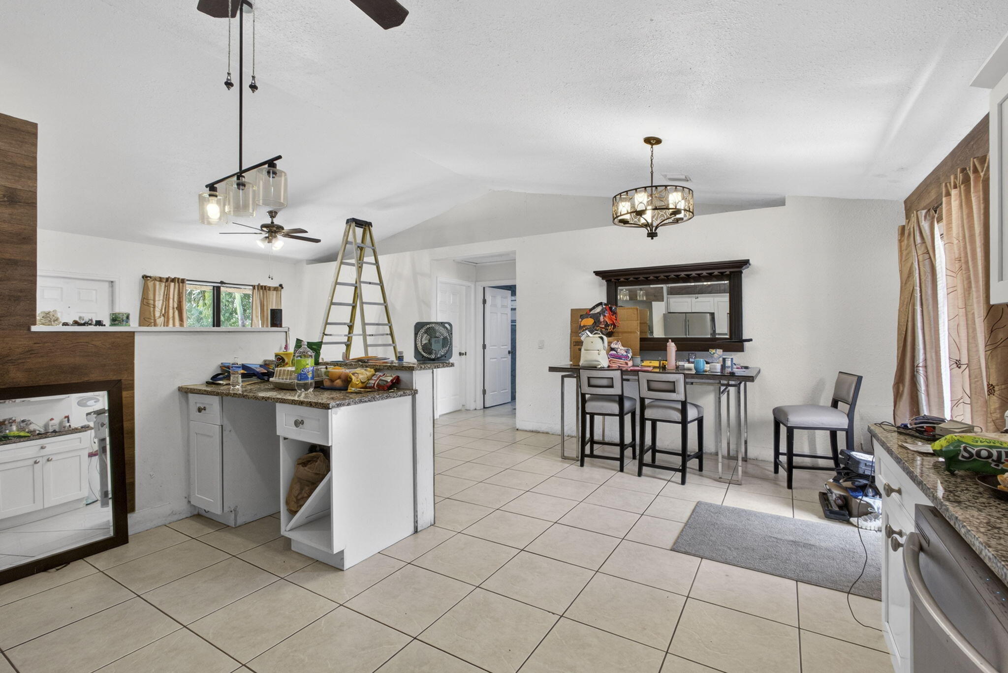 ACREAGE & UNREL - Residential