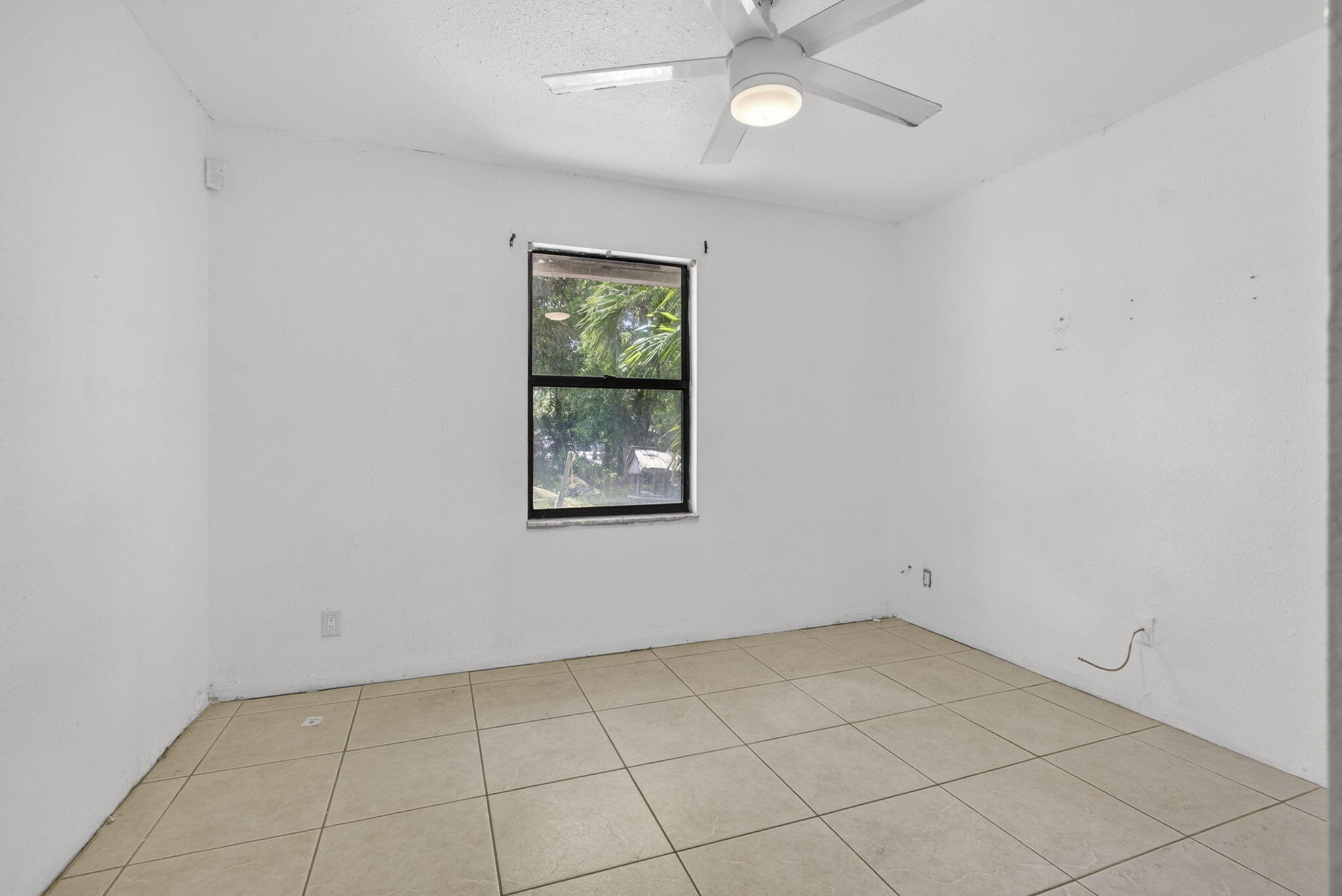 ACREAGE & UNREL - Residential