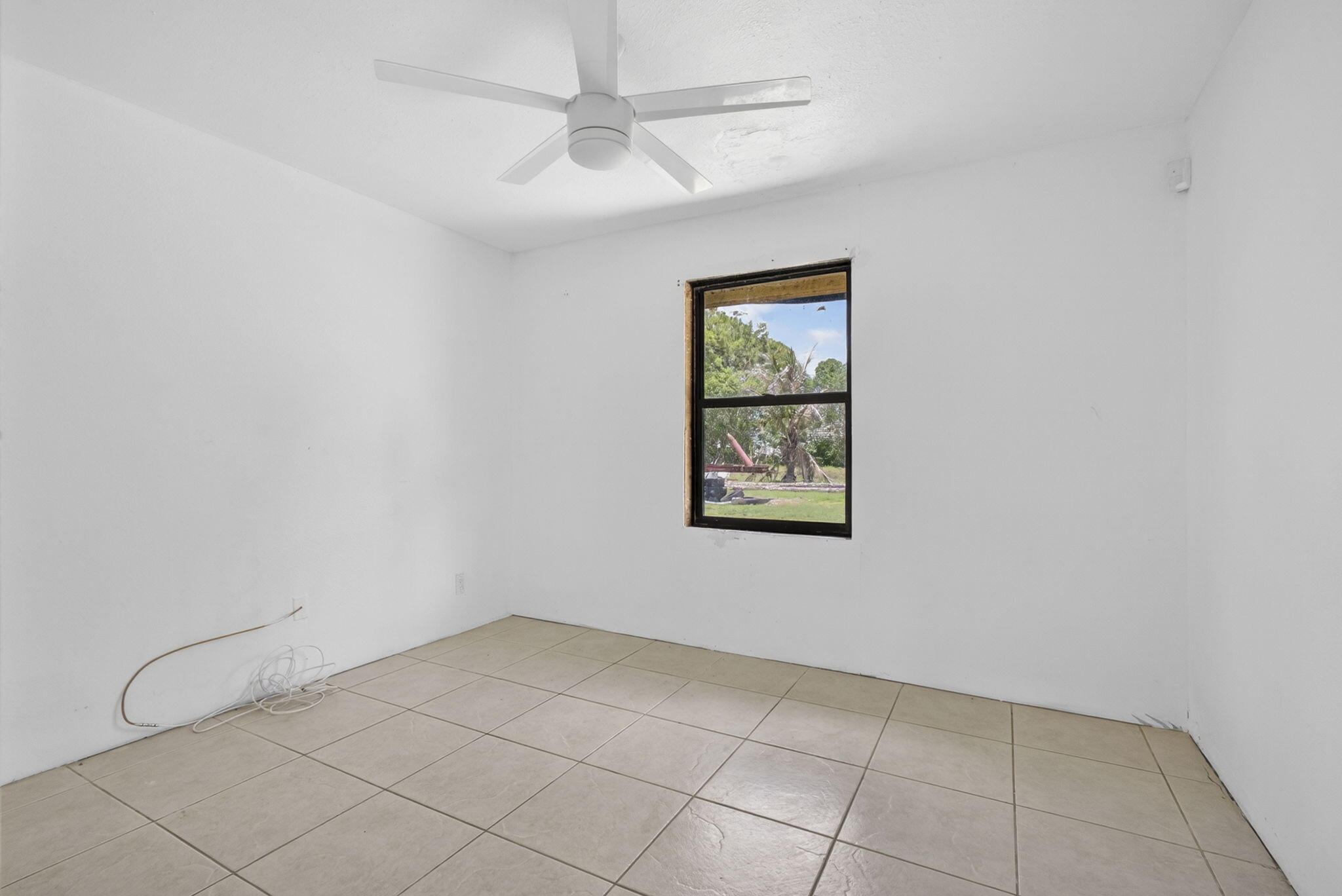 ACREAGE & UNREL - Residential