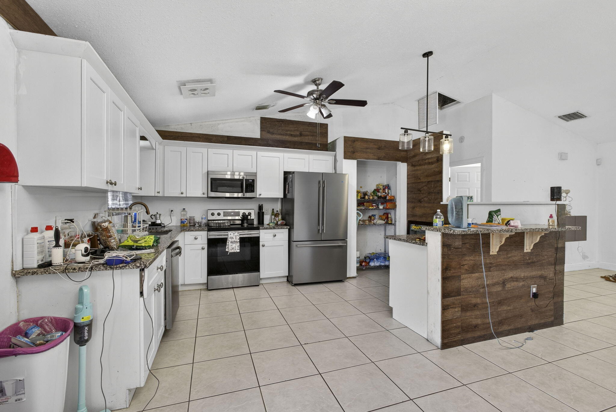ACREAGE & UNREL - Residential