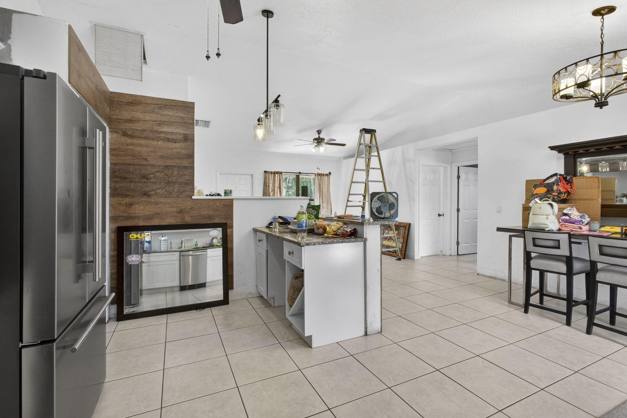 ACREAGE & UNREL - Residential
