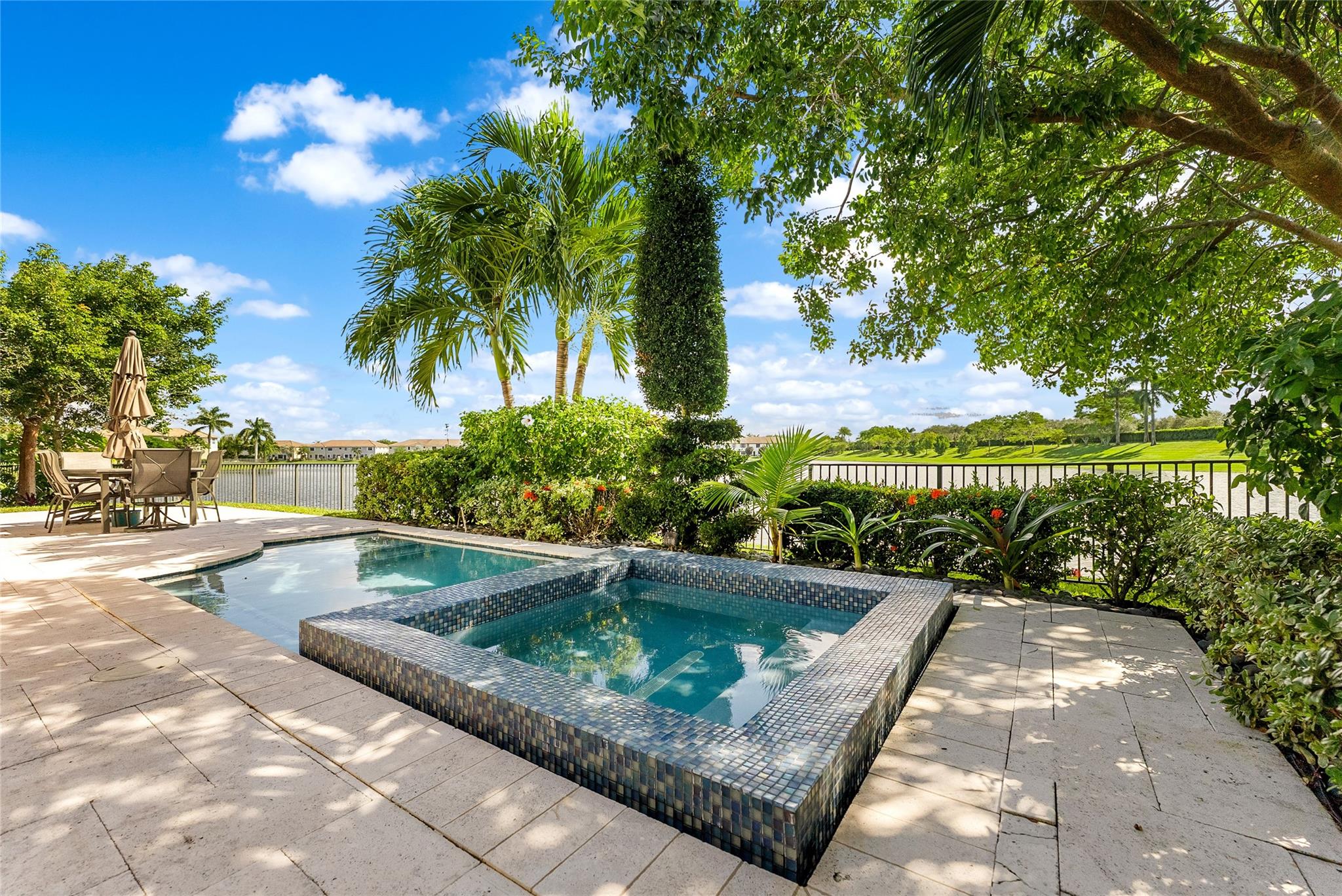 MiraLago - Residential