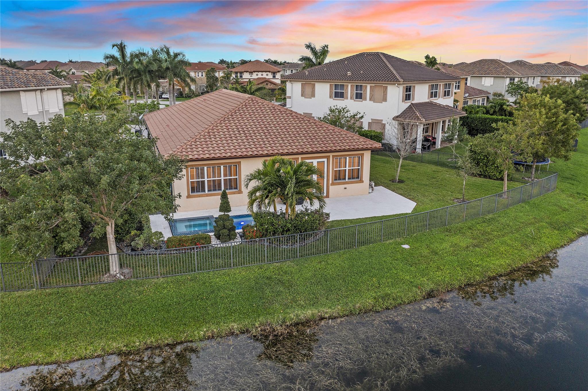 MiraLago - Residential