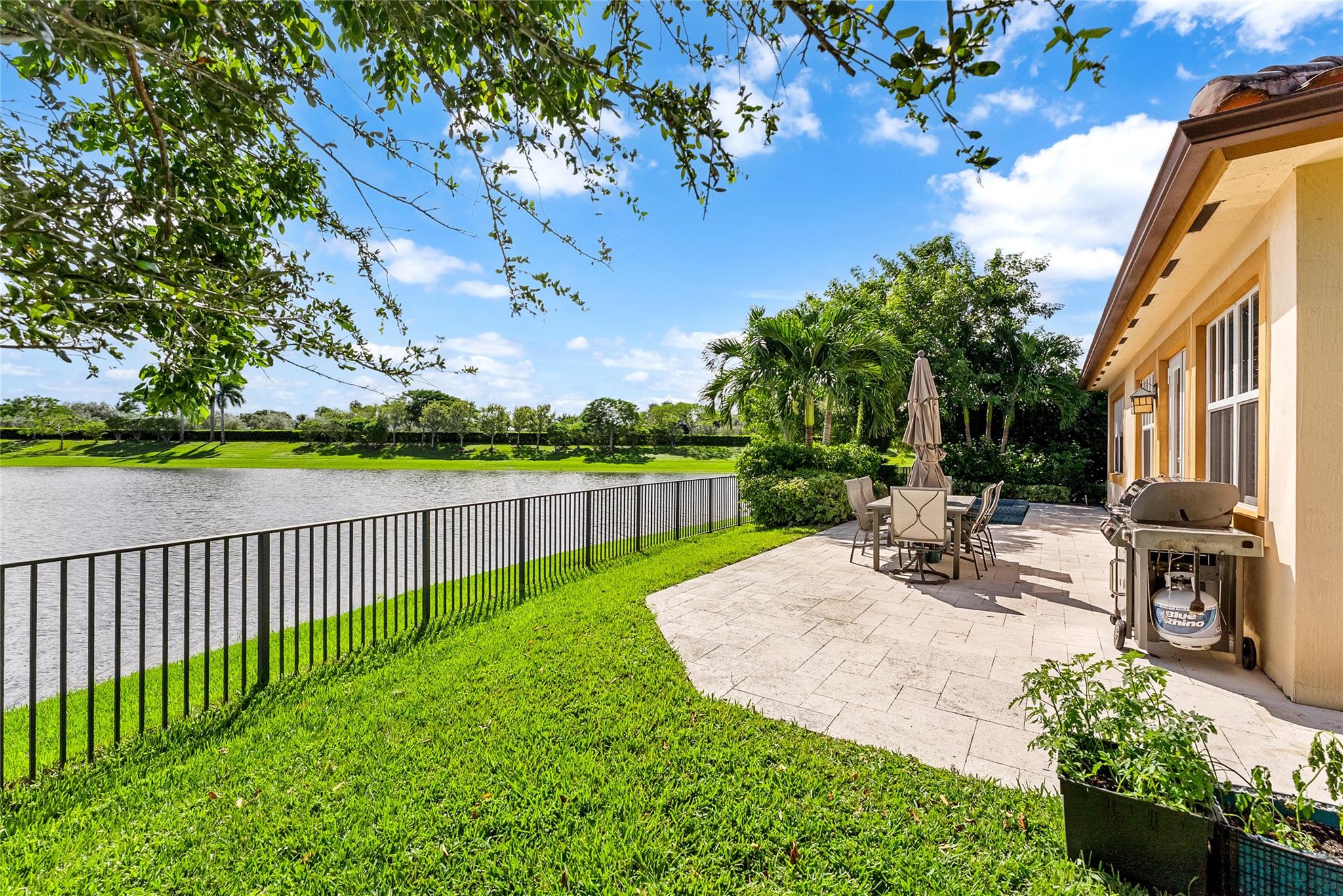 MiraLago - Residential