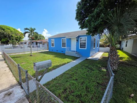 812 Selkirk Street West Palm Beach FL 33405