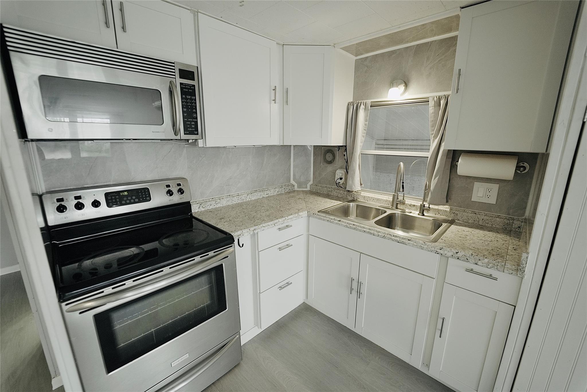 Park City Sec Two 56-25 B - Residential