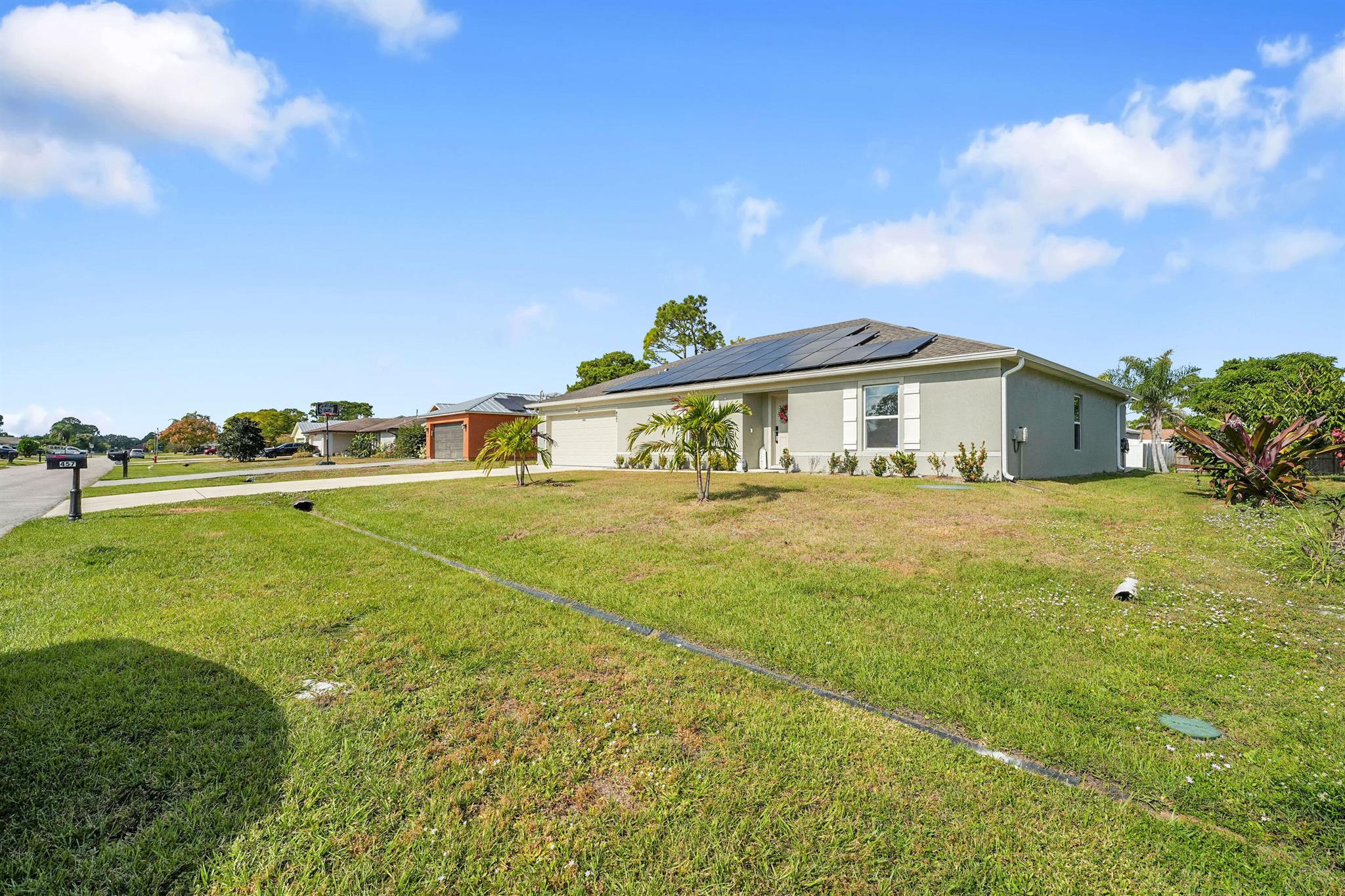 457 SE Guava Terrace