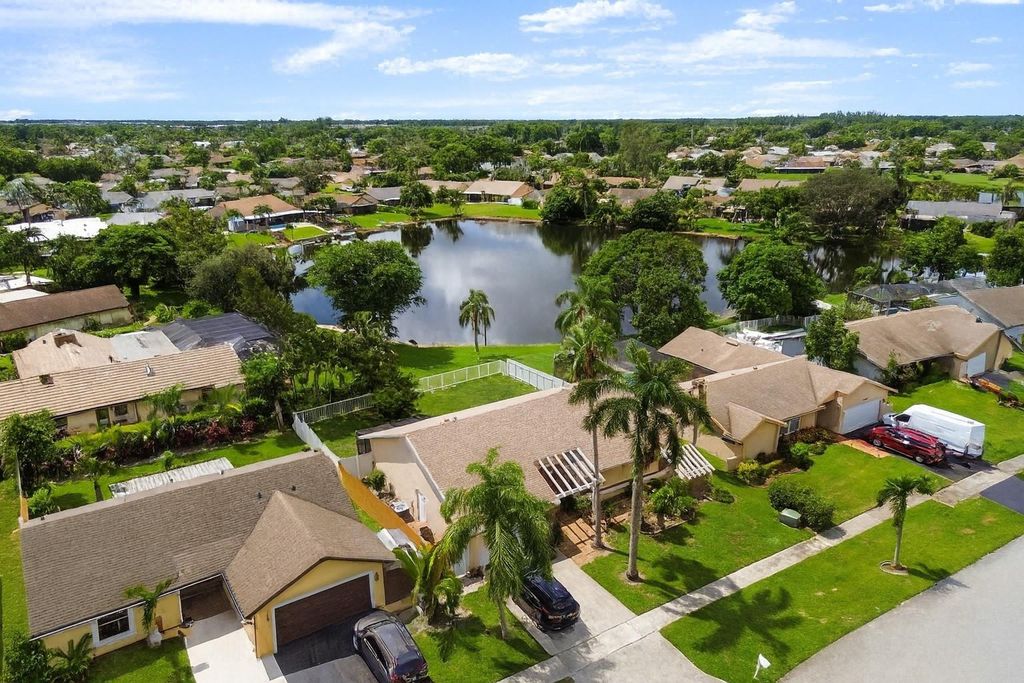 Photo of 9477 Burlington Place, Boca Raton, FL 33434 (MLS # F10527806)