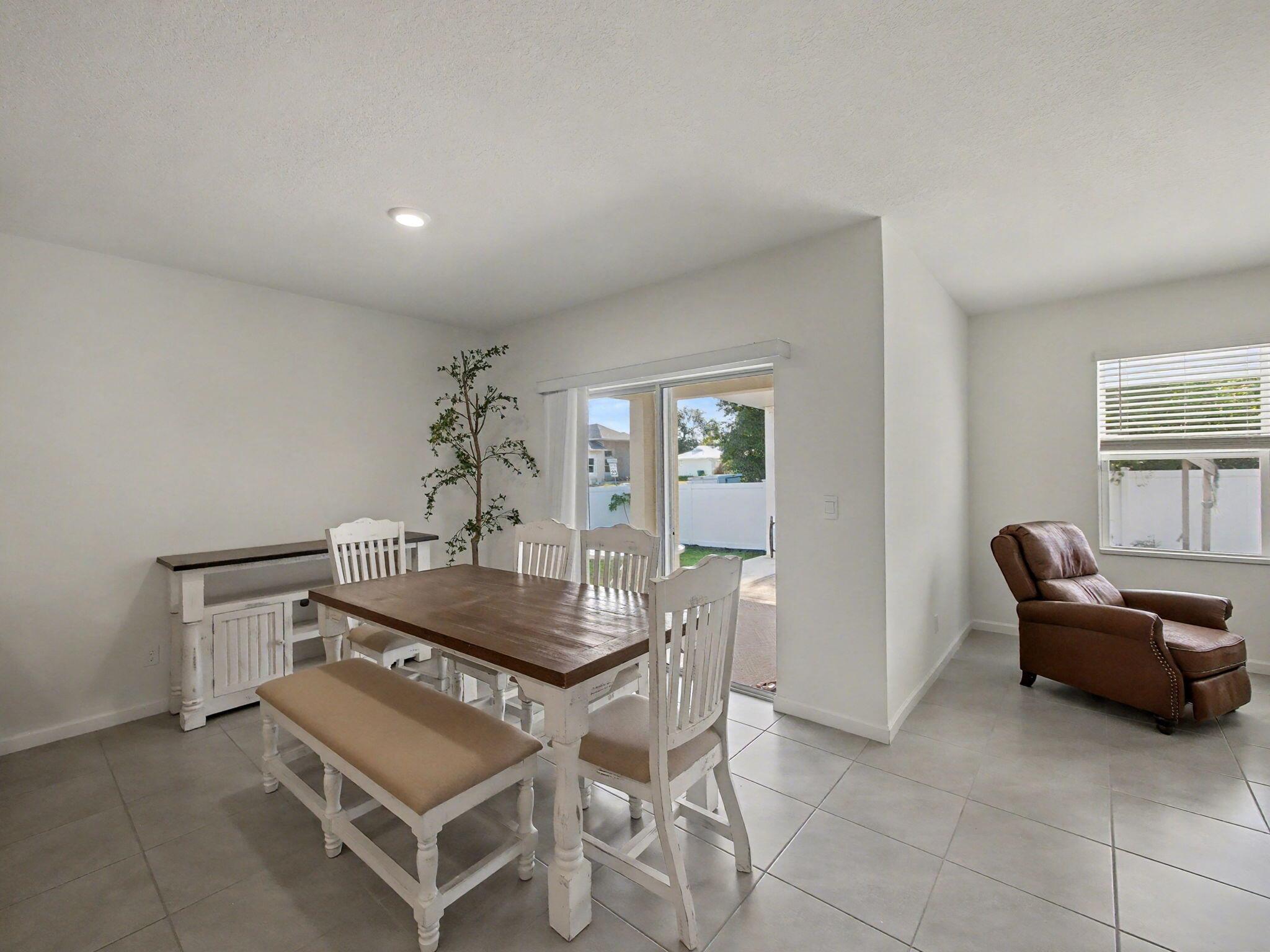 PORT ST LUCIE SECTION 33 - Residential