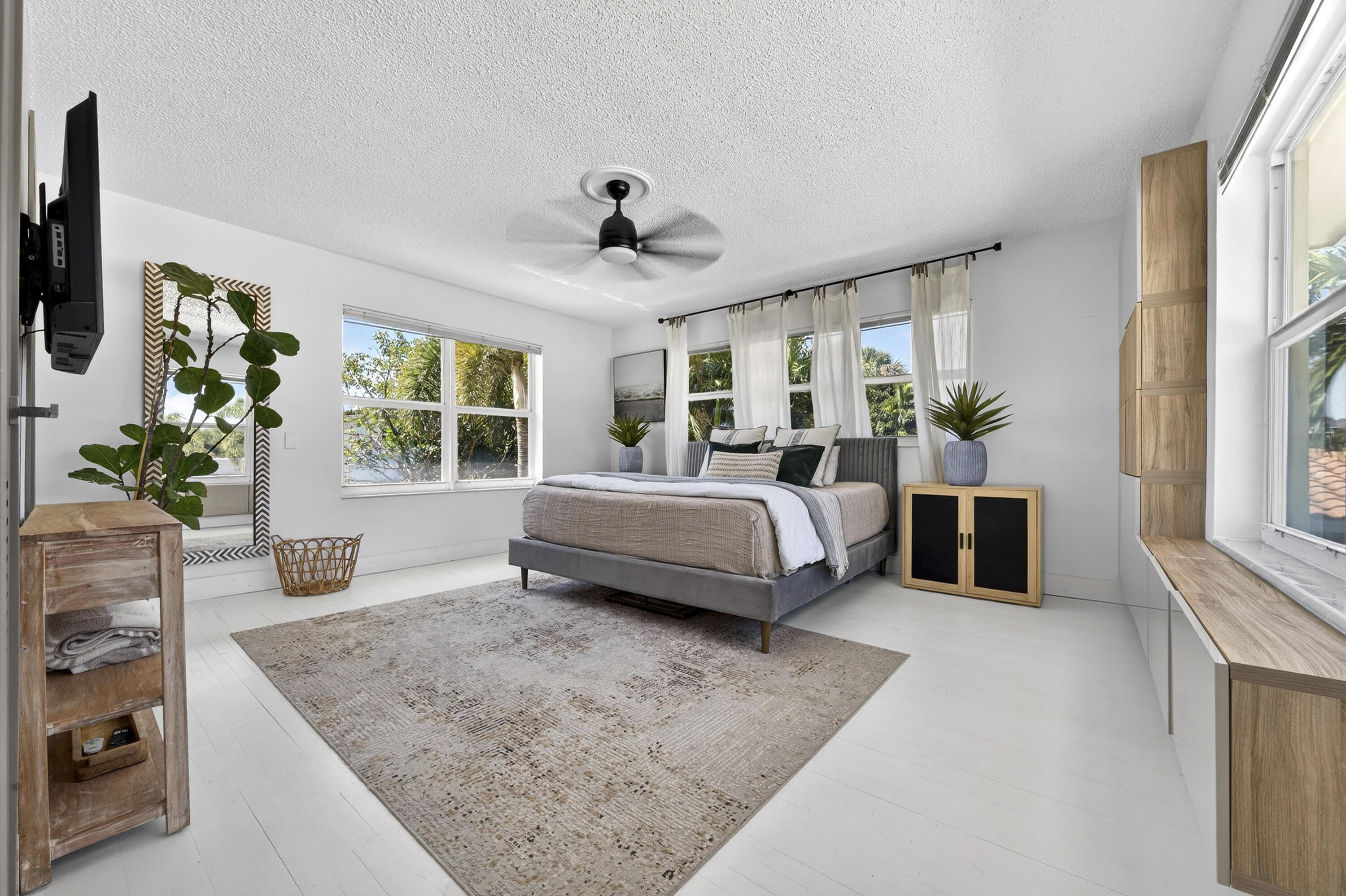 LIGHTHOUSE POINT FIRST SE - Residential