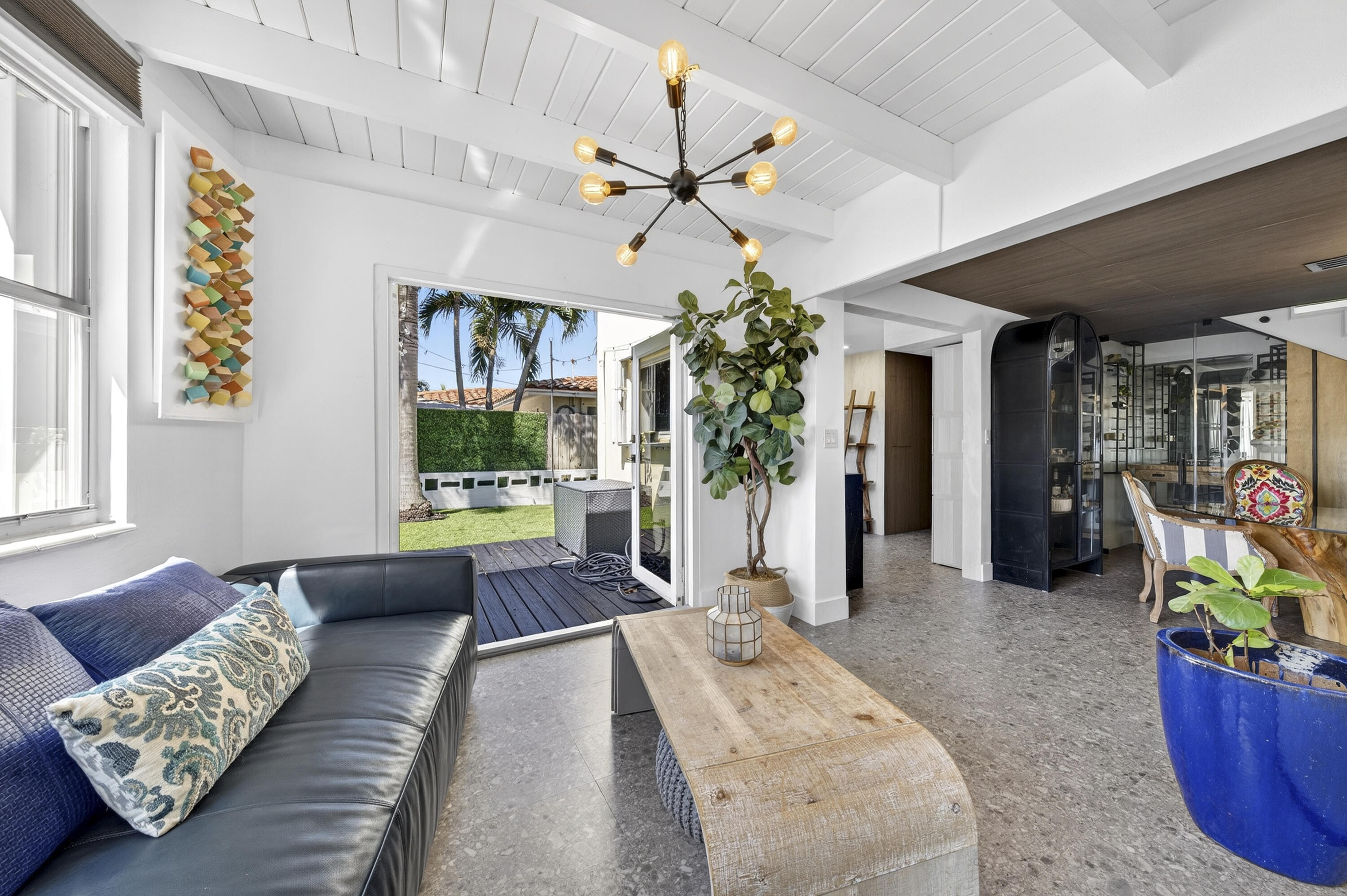 LIGHTHOUSE POINT FIRST SE - Residential