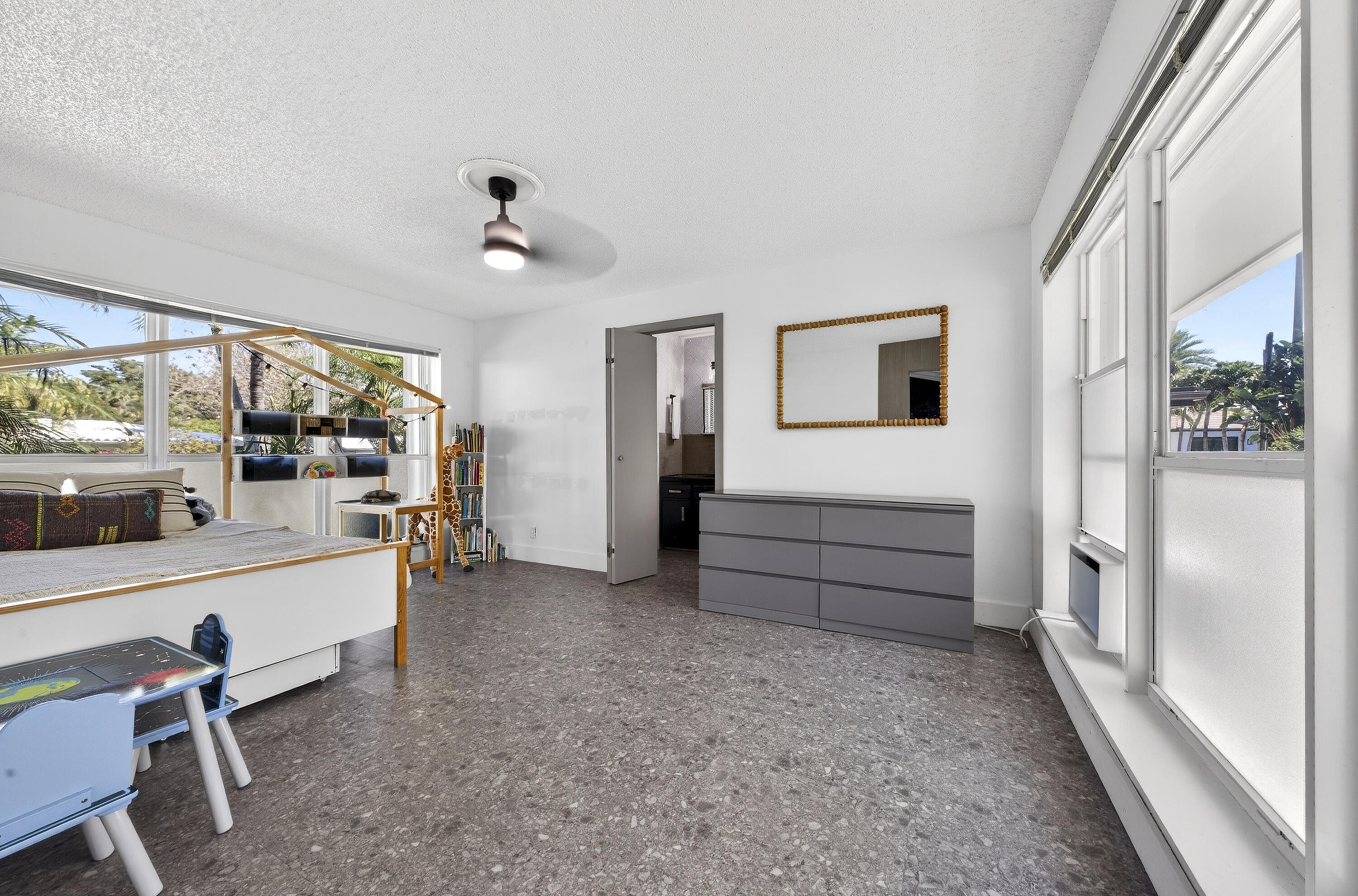 LIGHTHOUSE POINT FIRST SE - Residential