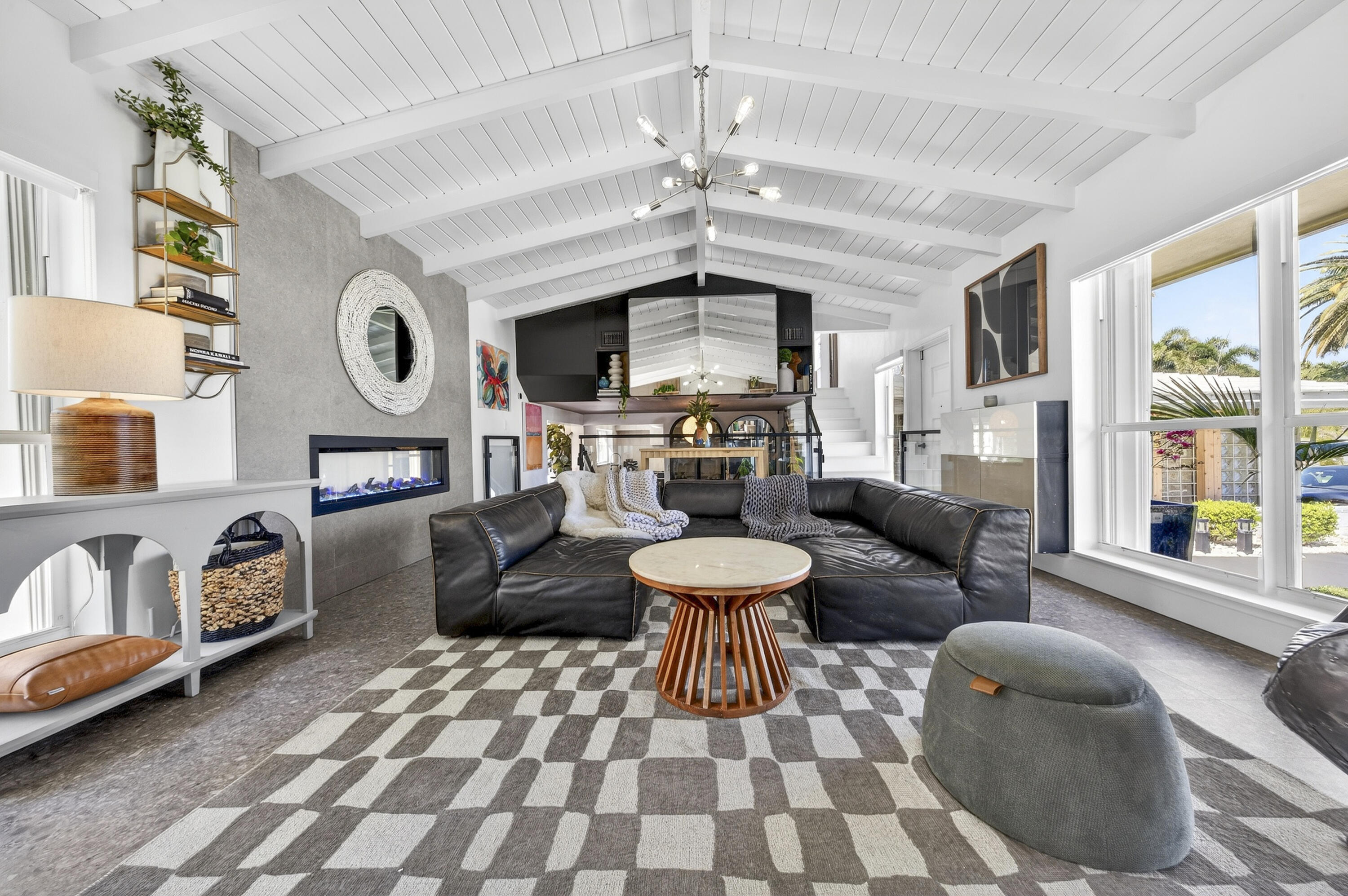 LIGHTHOUSE POINT FIRST SE - Residential