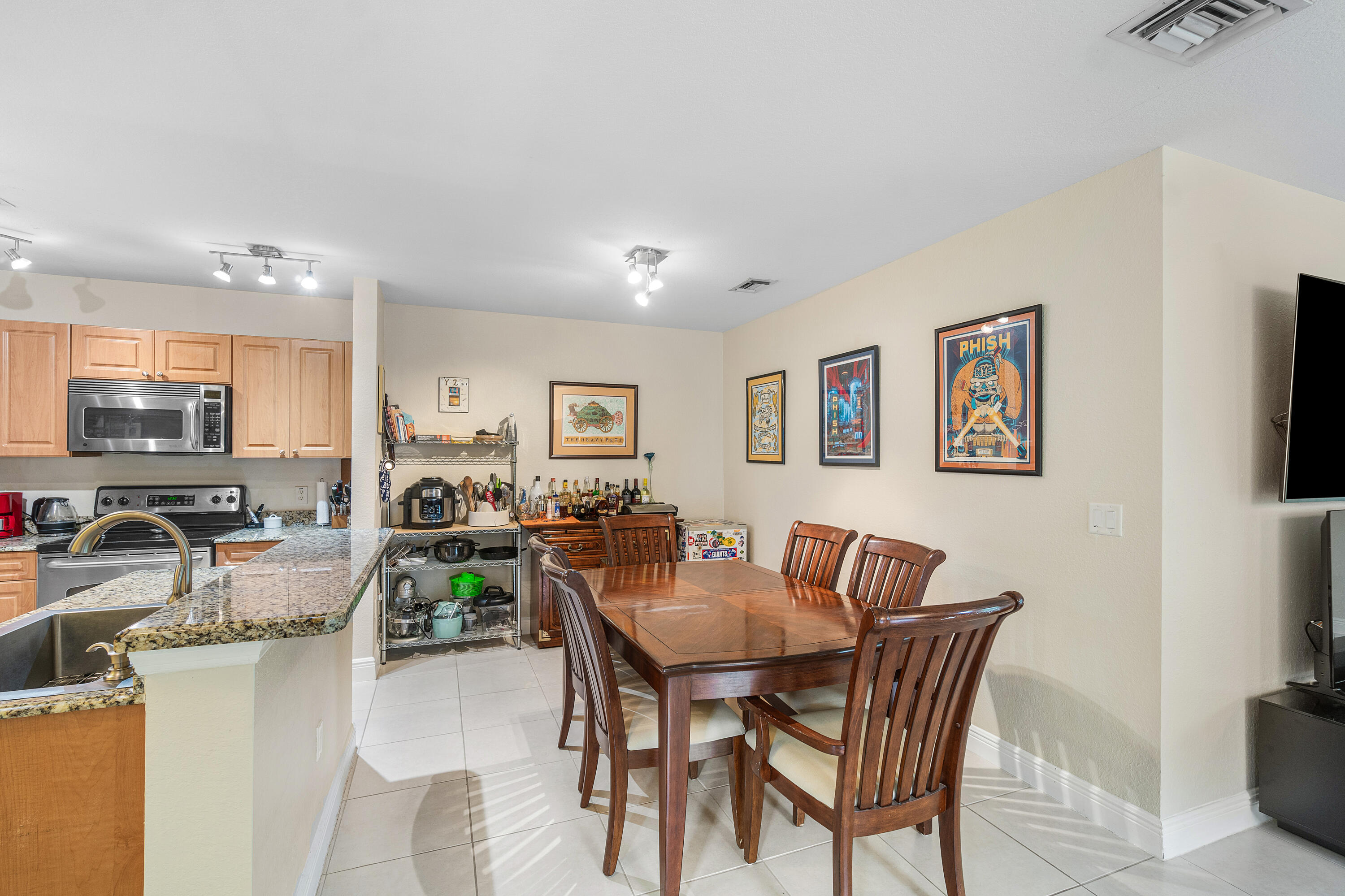 GREEN CAY VILLAGE - Residential Lease
