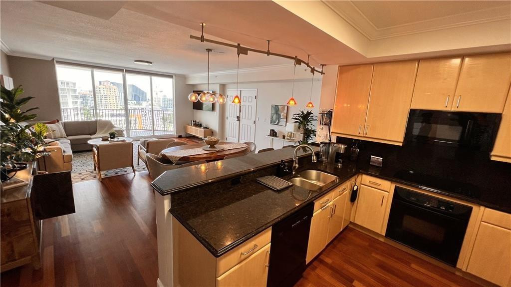 JACKSON TOWER LAS OLAS CONDO - Residential