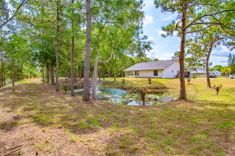 A home in Loxahatchee