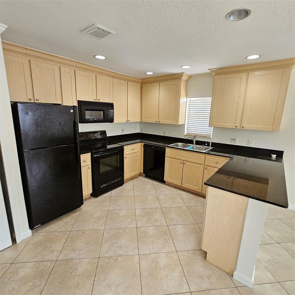 Photo of 1443 Windsor Court, Fort Lauderdale, FL 33304 (MLS # F10401066)