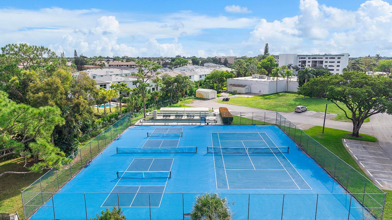 LUCERNE POINTE ONE,TWO,THREE FOUR,SEVEN,EIGHT,NINE - Residential