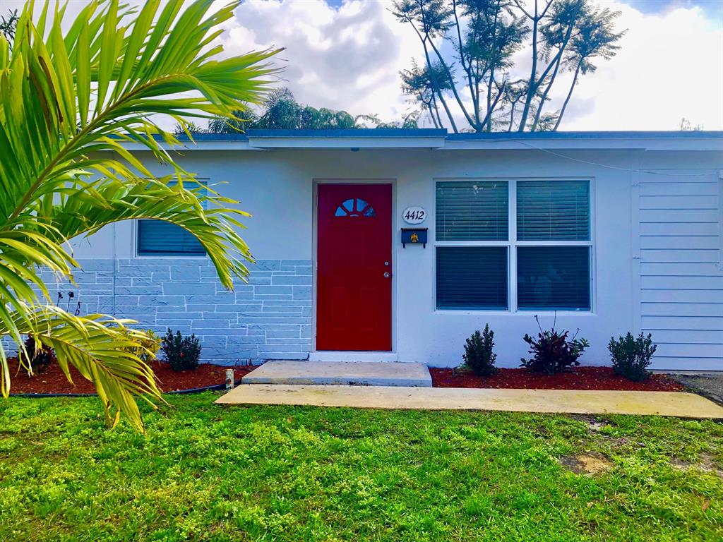 PALM BEACH SQUARE UNIT 4 - Residential