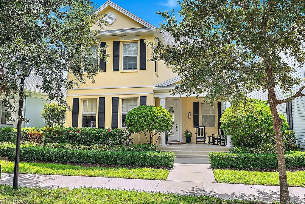 Photo of 121 Newhaven Boulevard, Jupiter, FL 33458 (MLS # R11105893)