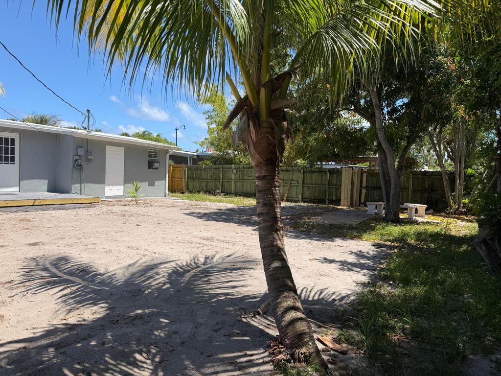 Photo of 5233 NE 20th Terrace, Pompano Beach, FL 33064 (MLS # B26030219)