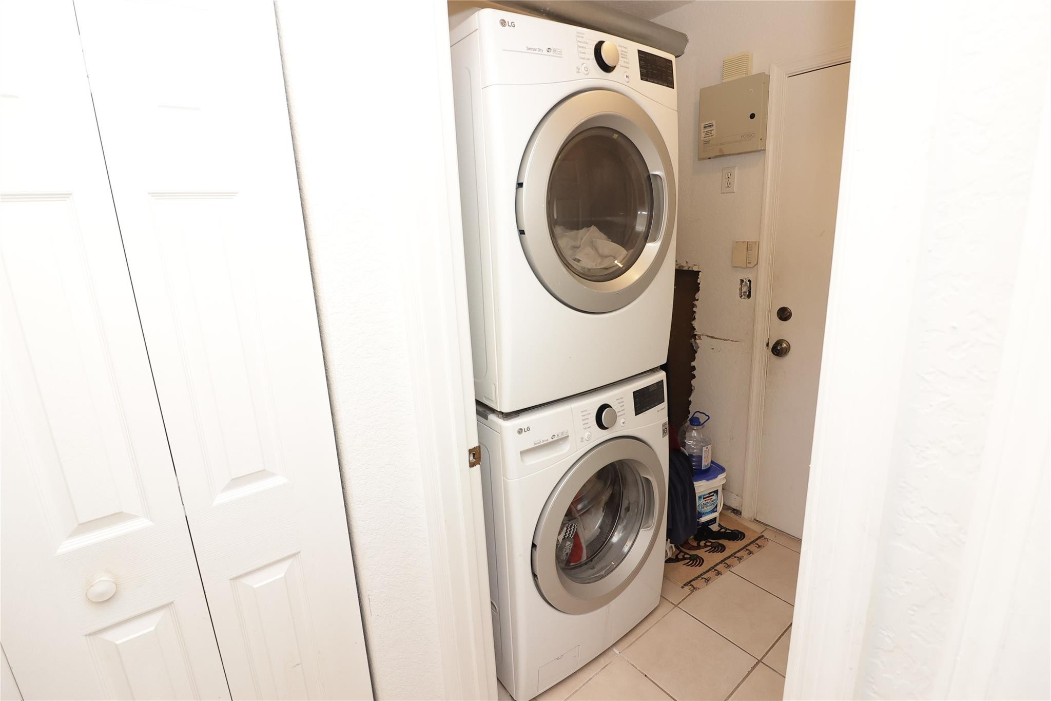 Spinnaker Bay At Lake Cha - Residential Lease