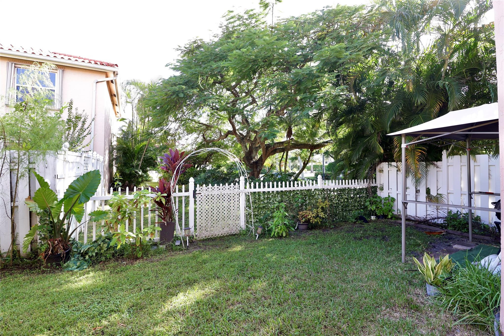 Spinnaker Bay At Lake Cha - Residential Lease