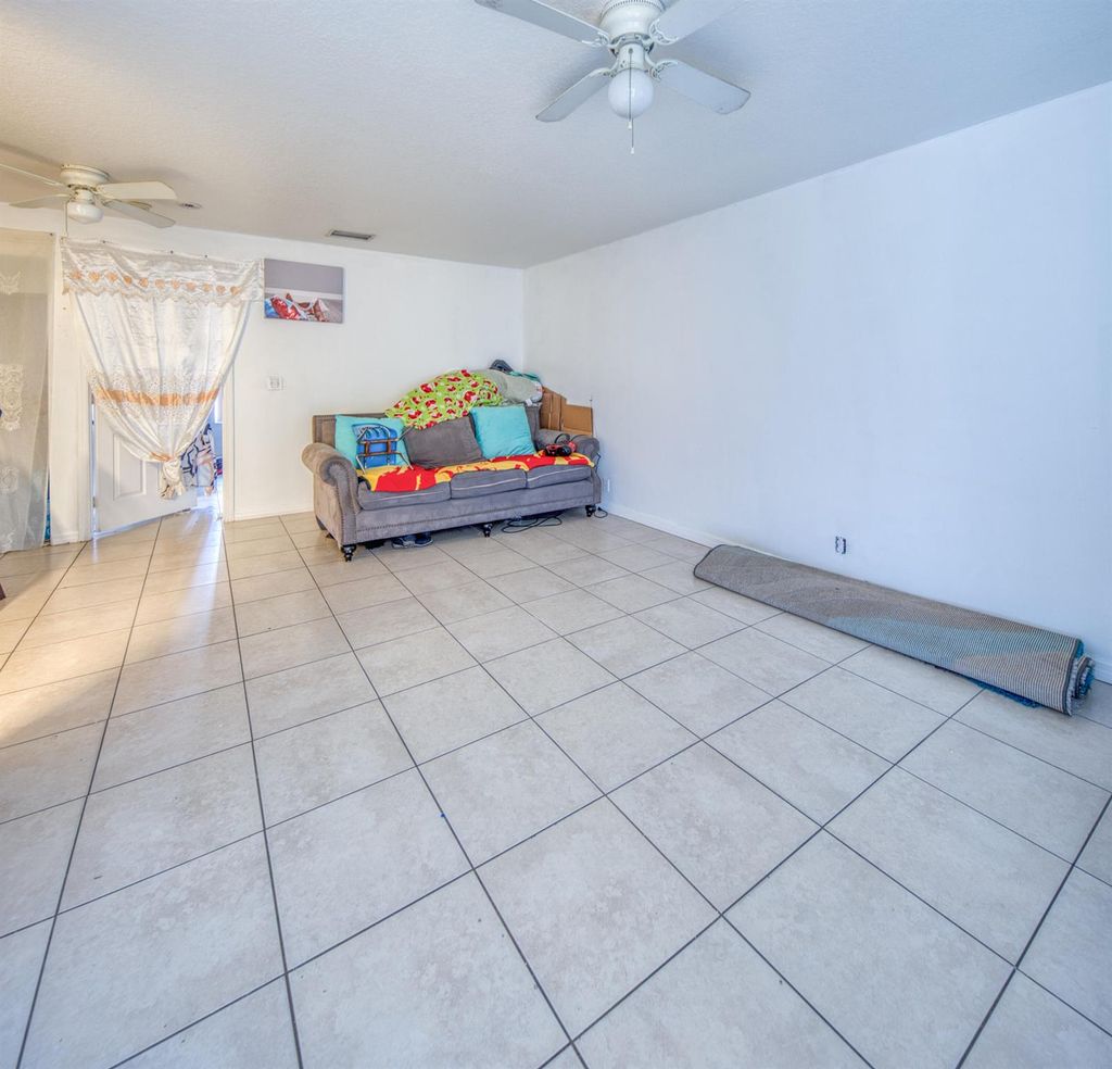 Photo of 927 S G Street #5, Lake Worth Beach, FL 33460 (MLS # R11146144)