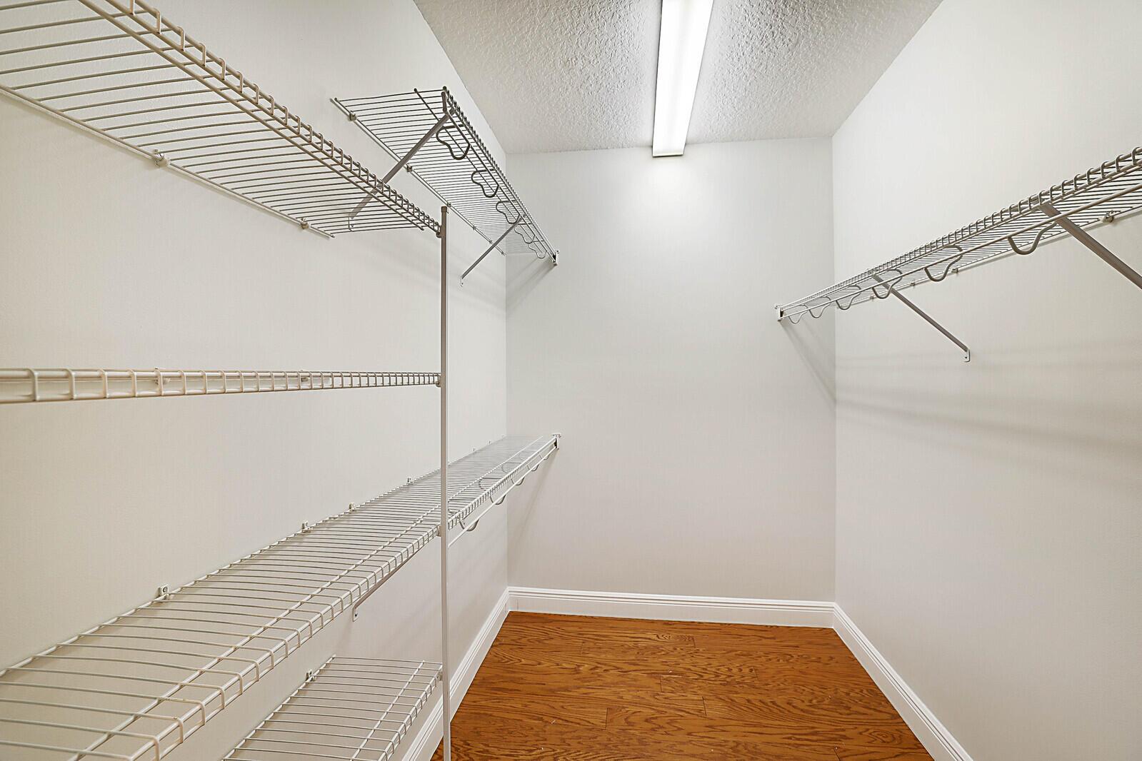 OAKTON PRESERVE - Residential