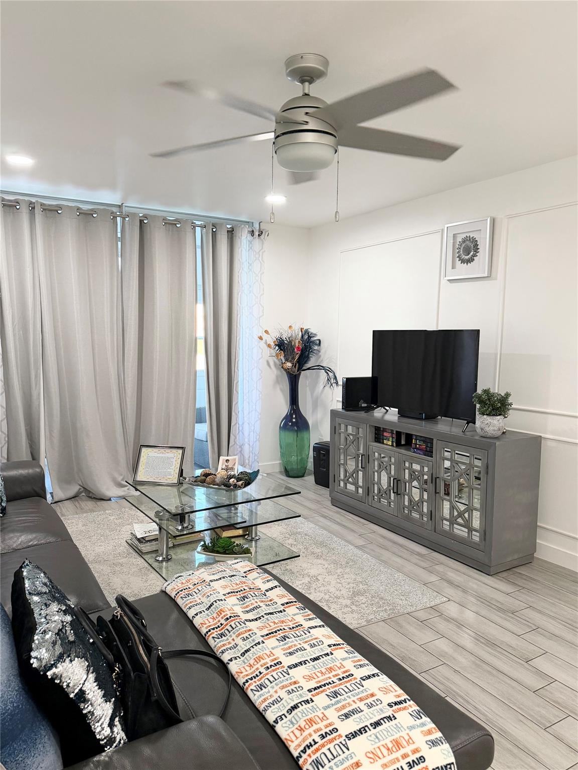 2950 W Sunrise Lks Dr 106