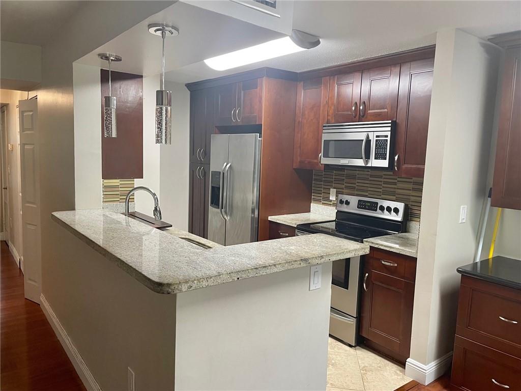 Sailboat Pointe - Residential
