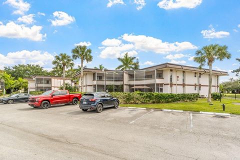 Condominium in Royal Palm Beach FL 3 Greenway Village.jpg