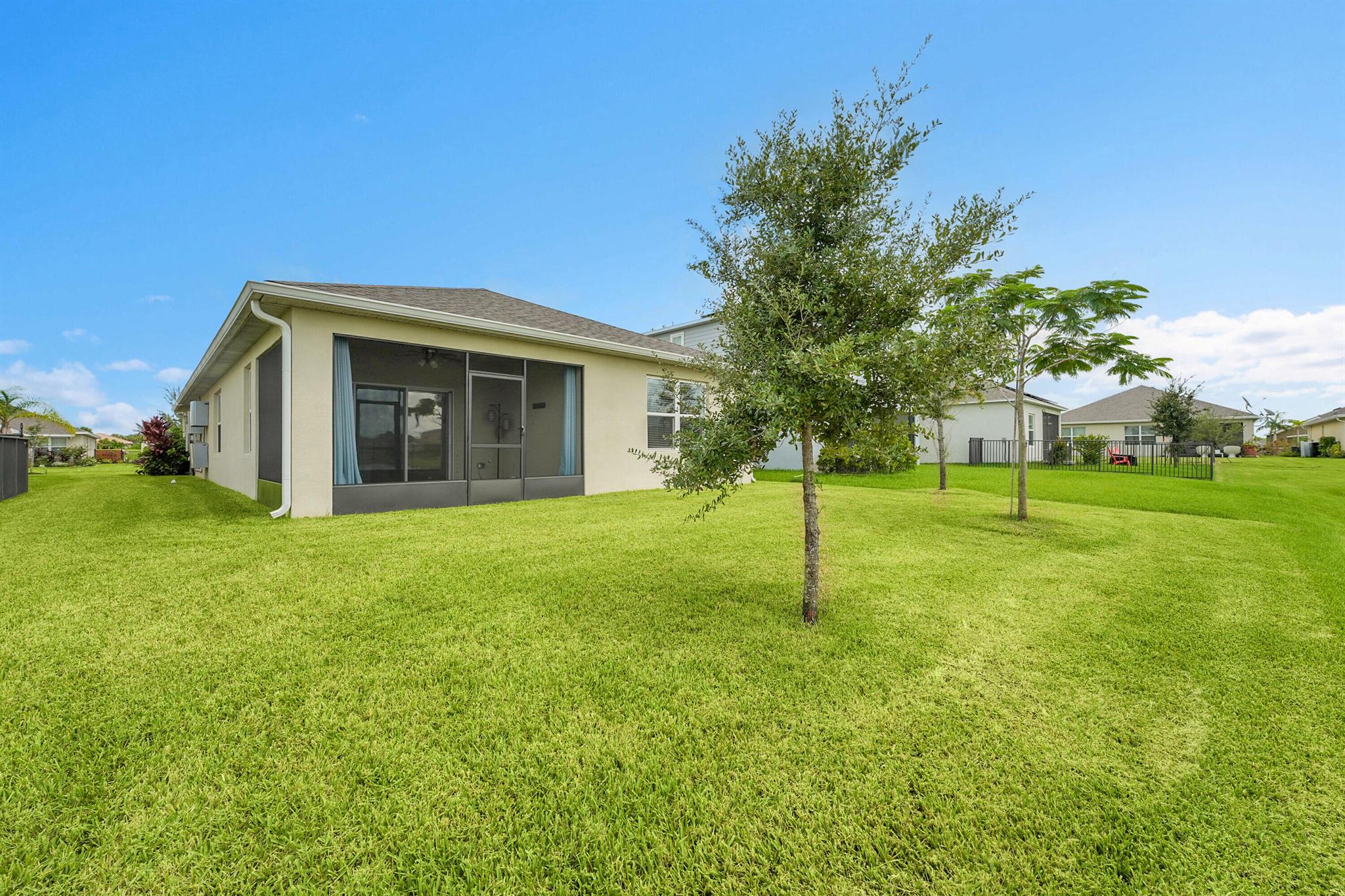 VERANO SOUTH PUD 1 - POD - Residential Lease