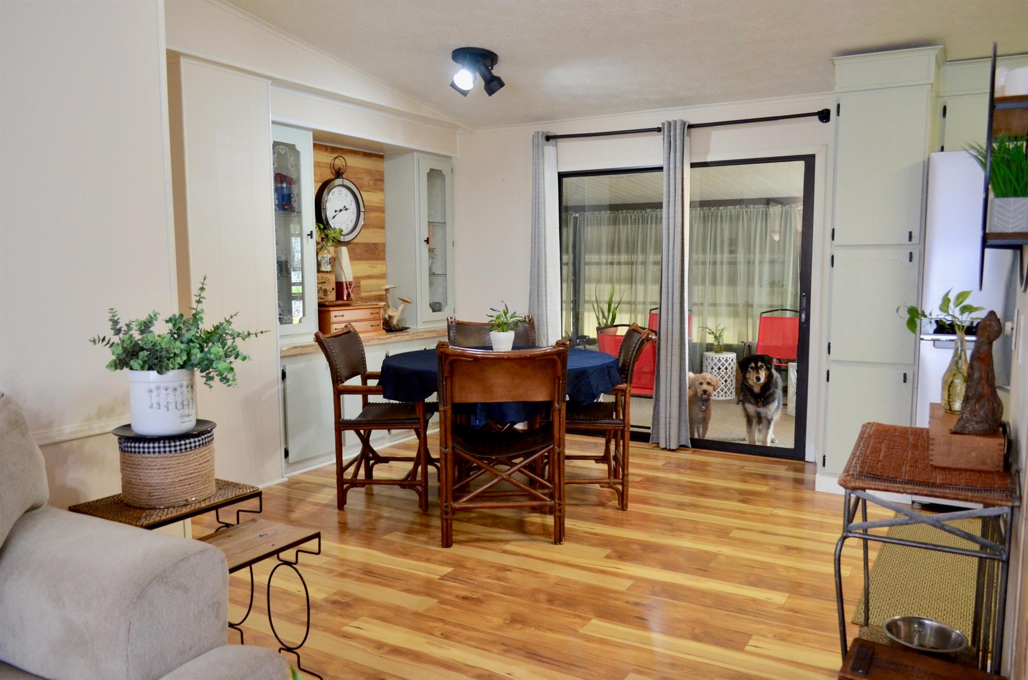 CAMBRIDGE AT HERITAGE RID - Residential