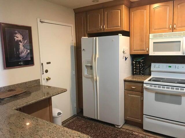 PATRICIAN OF PALM BEACH C - Residential Lease