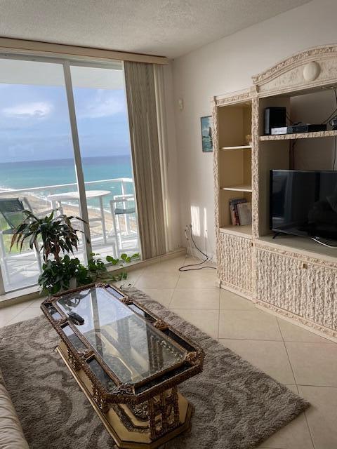 PATRICIAN OF PALM BEACH C - Residential Lease